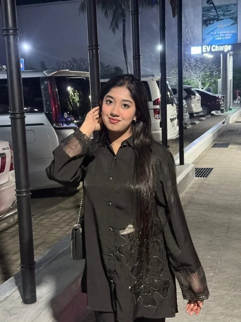 Bengali Gf Showing Boobs