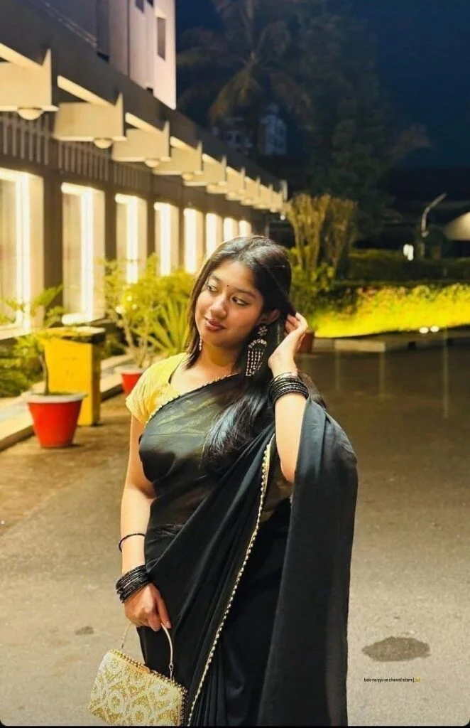 Bengali Gf Showing Boobs