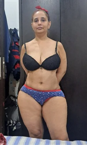 Sexy Pakistani Aunty Nude Sexy Pakistani Aunty Nude