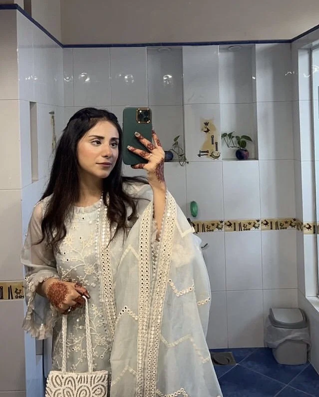 Sexy Pakistani Girl Nude Sexy Pakistani Girl Nude